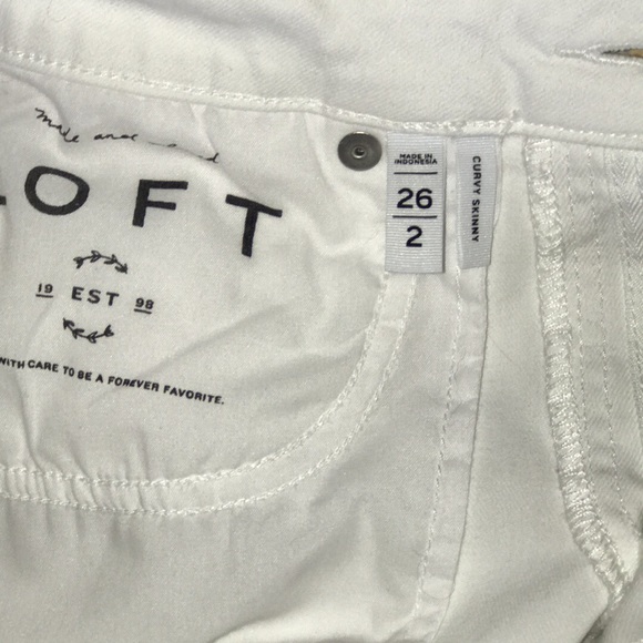 🌸 SOLD🌸The Loft Jeans. Fringe bottom. Size 26/2 - Picture 6 of 6